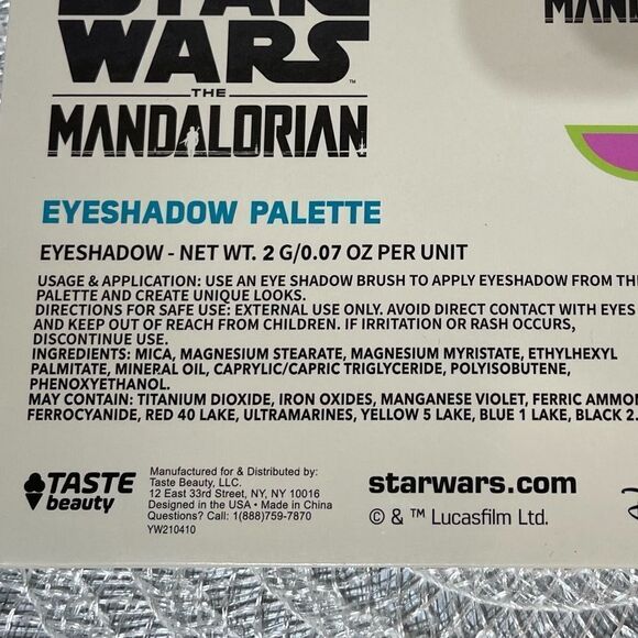 Disney Star Wars Mandalorian Eye Shadow Palette with 12 Colors NWT - Picture 7 of 7